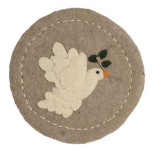 Load image into Gallery viewer, Chrismas Felted Trivet