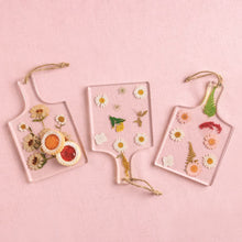 Load image into Gallery viewer, Acrylic &amp; Pressed Flower Cutting Board