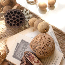 Load image into Gallery viewer, Dried Botanical Garland