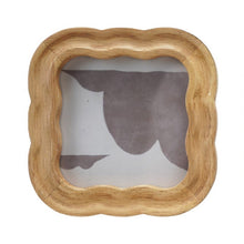 Load image into Gallery viewer, 4x4 Scalloped Square Frame