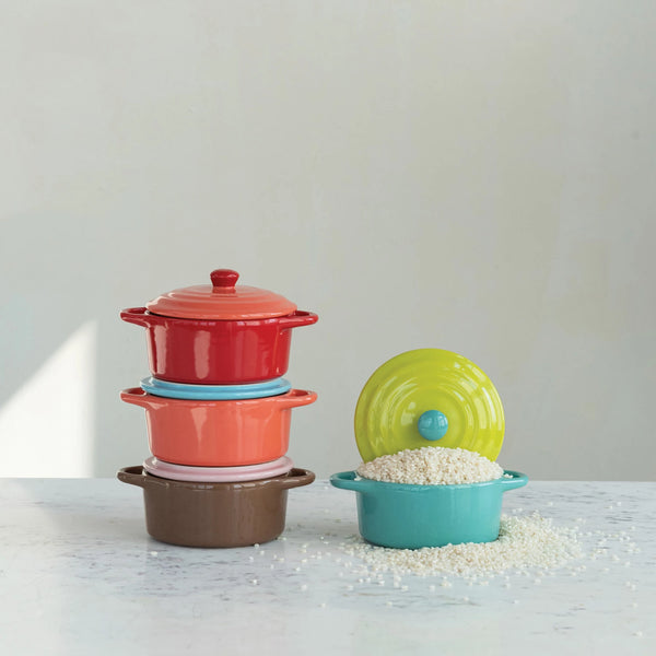 Two-Tone Stoneware Baking Pot