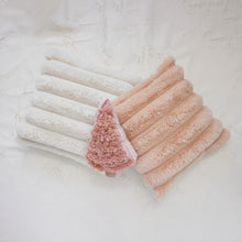 Load image into Gallery viewer, 18" Square Faux Fur Pillow